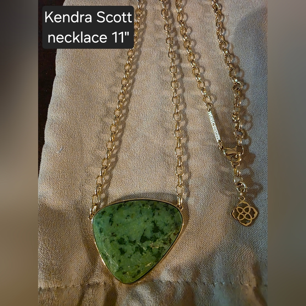 KENDRA SCOTT Elegant Green Stone Necklace